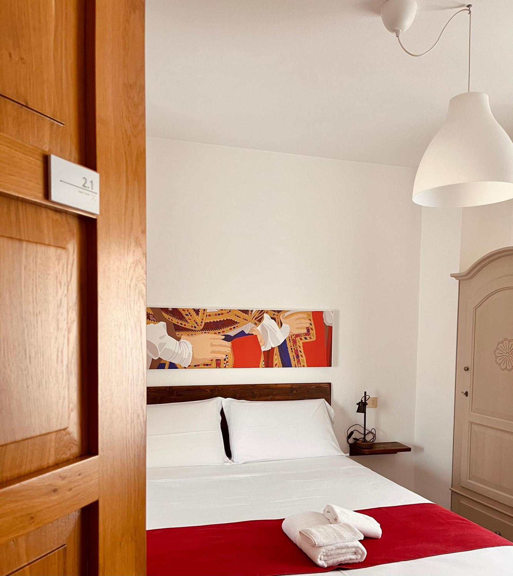 Carrales Guest House Nuoro megye Kültér fotó